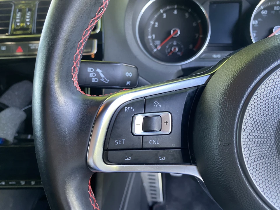 2017 Volkswagen Polo - Image 13 of 31