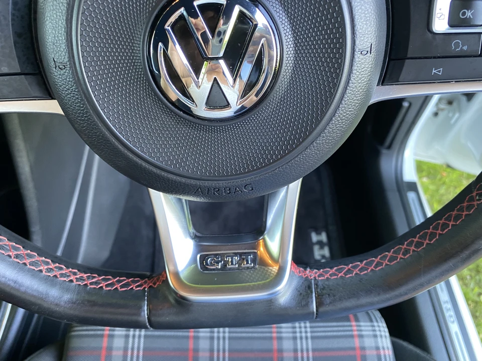 2017 Volkswagen Polo - Image 19 of 31