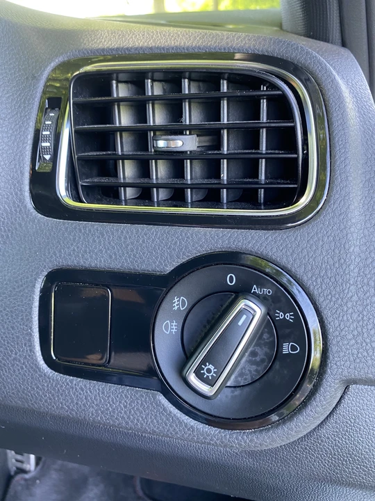 2017 Volkswagen Polo - Image 27 of 31