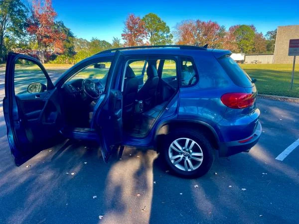 2017 Volkswagen Tiguan - Image 10 of 17