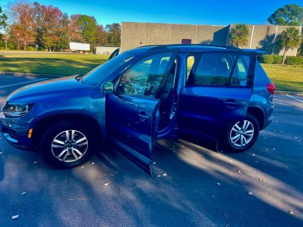 2017 Volkswagen Tiguan - Image 11 of 17