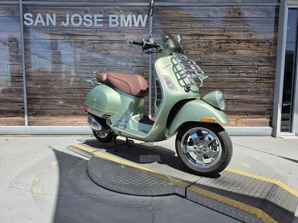 2017 Vespa Sei & PX & ET & LX & GT - Image 2 of 12