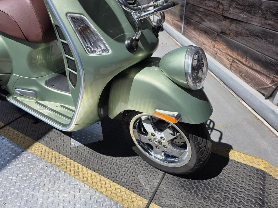 2017 Vespa Sei & PX & ET & LX & GT - Image 12 of 12