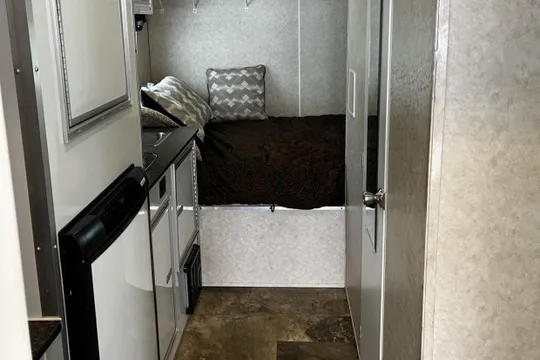 2017 Parts & Memorabilia Trailers - Image 4 of 6