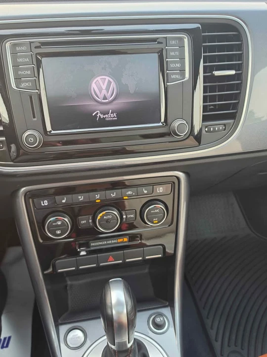 2017 Volkswagen A5 Beetle - Image 16 of 20