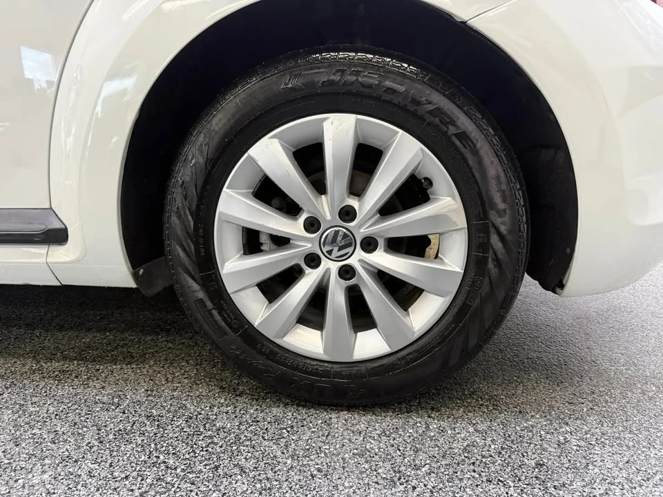 2017 Volkswagen A5 Beetle - Image 10 of 20