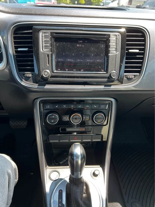 2017 Volkswagen A5 Beetle - Image 10 of 16
