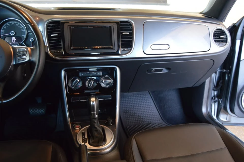 2017 Volkswagen A5 Beetle - Image 13 of 20