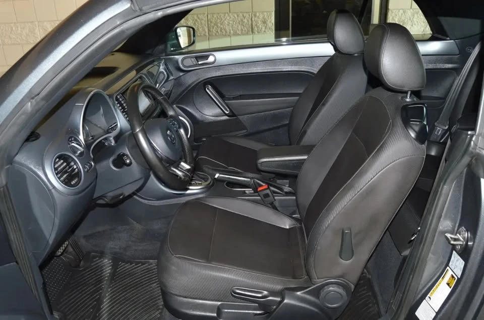 2017 Volkswagen A5 Beetle - Image 6 of 8