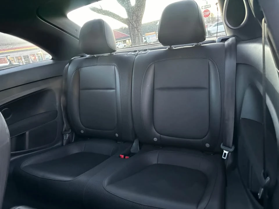 2017 Volkswagen A5 Beetle - Image 6 of 17