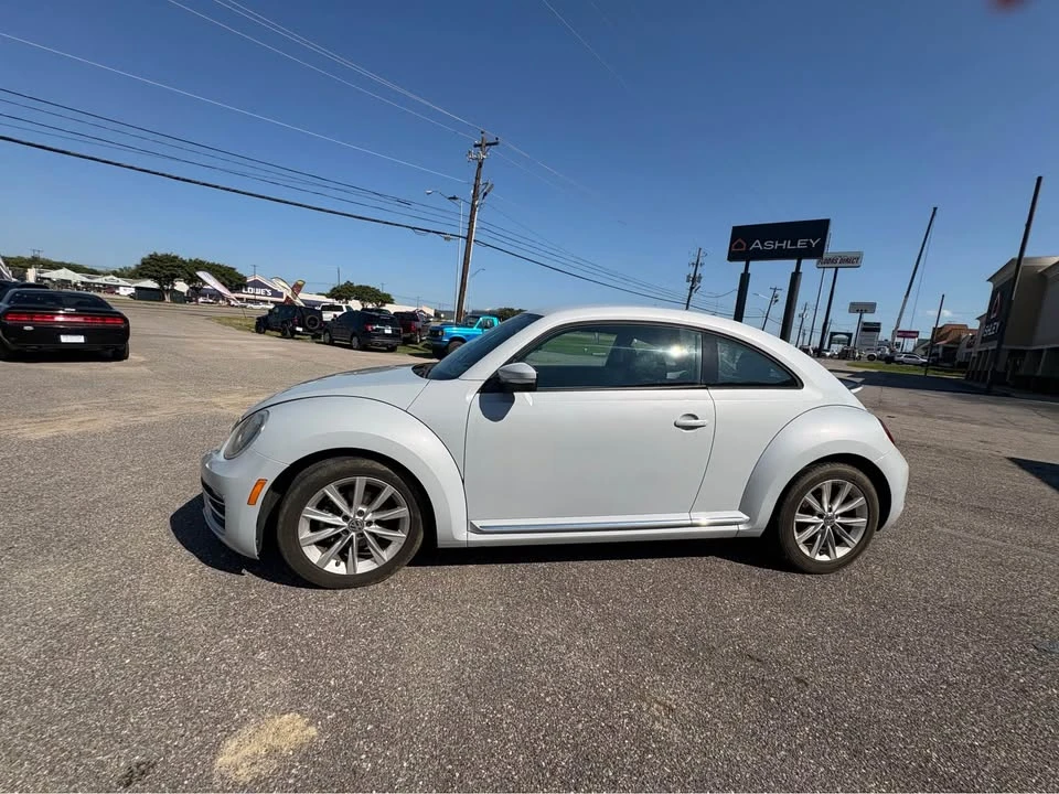 2017 Volkswagen A5 Beetle - Image 8 of 12