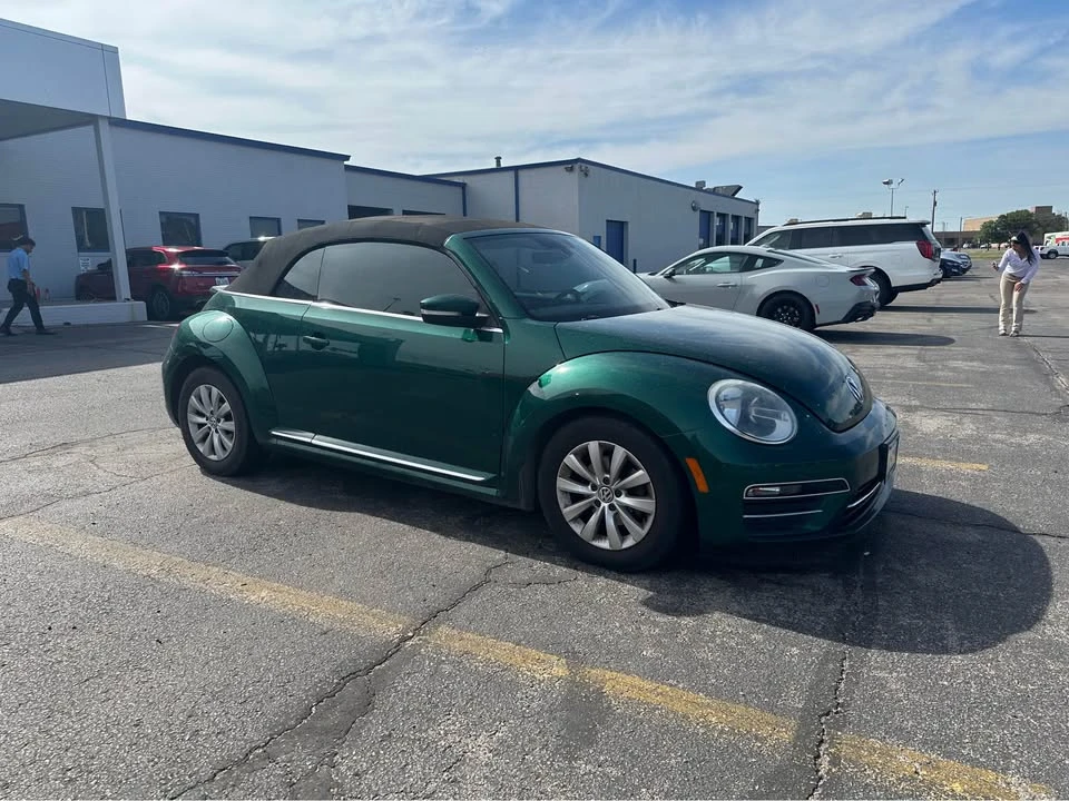 2017 Volkswagen A5 Beetle - Image 4 of 6