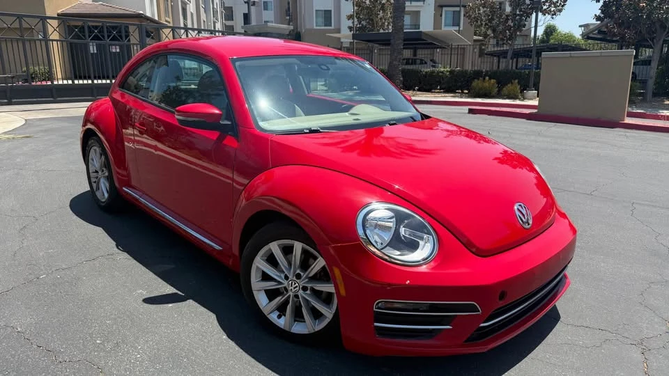 2017 Volkswagen A5 Beetle - Image 2 of 12