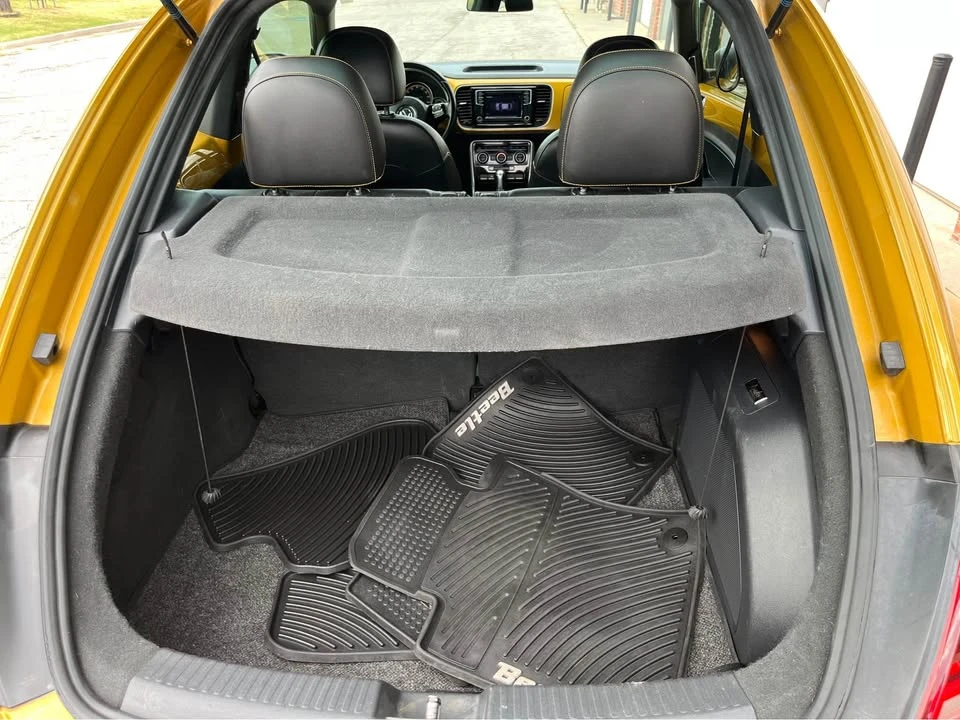 2017 Volkswagen A5 Beetle - Image 8 of 10
