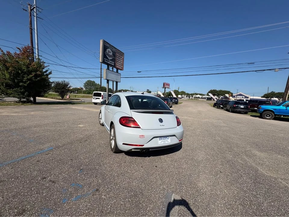 2017 Volkswagen A5 Beetle - Image 6 of 12