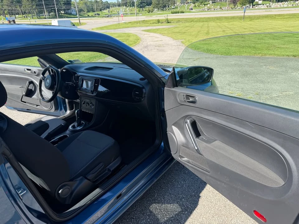 2017 Volkswagen A5 Beetle - Image 10 of 16