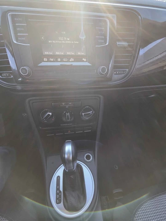 2017 Volkswagen A5 Beetle - Image 10 of 17