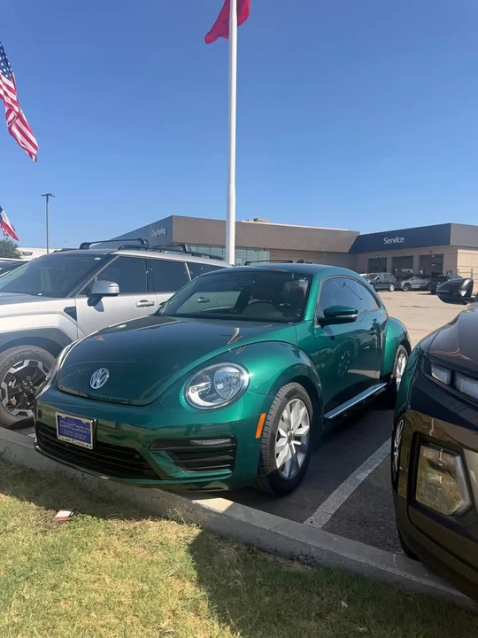 2017 Volkswagen A5 Beetle - Image 2 of 9
