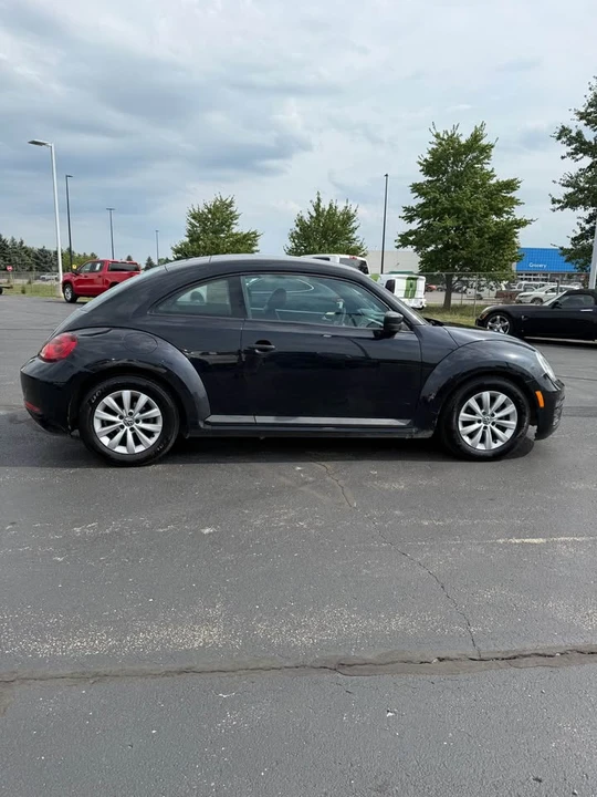 2017 Volkswagen A5 Beetle - Image 6 of 16