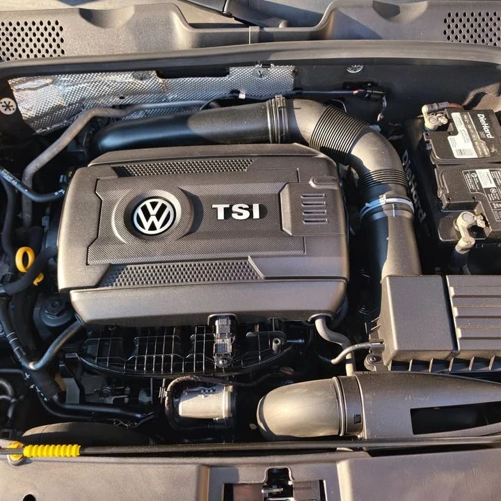 2017 Volkswagen A5 Beetle - Image 5 of 18