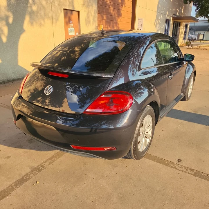 2017 Volkswagen A5 Beetle - Image 2 of 18