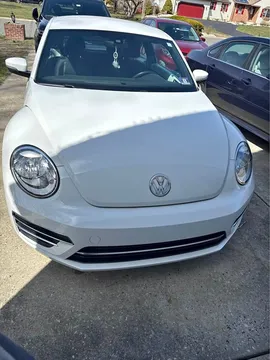 2017 Volkswagen Beetle 1.8T SE Hatchback 2D