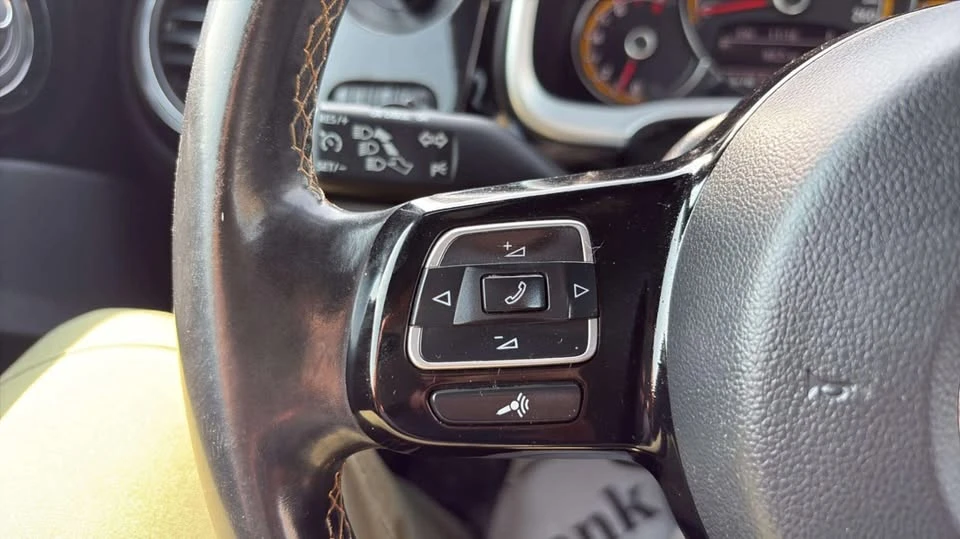 2017 Volkswagen A5 Beetle - Image 16 of 20