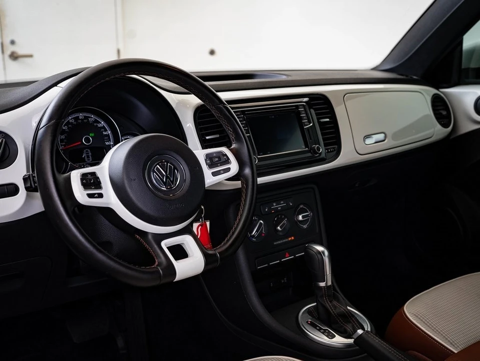 2017 Volkswagen A5 Beetle - Image 5 of 21