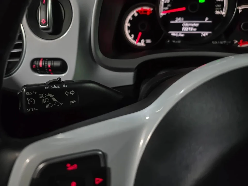 2017 Volkswagen A5 Beetle - Image 18 of 21