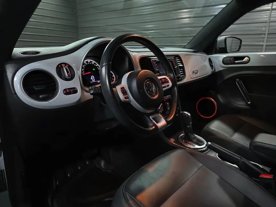 2017 Volkswagen A5 Beetle - Image 10 of 12