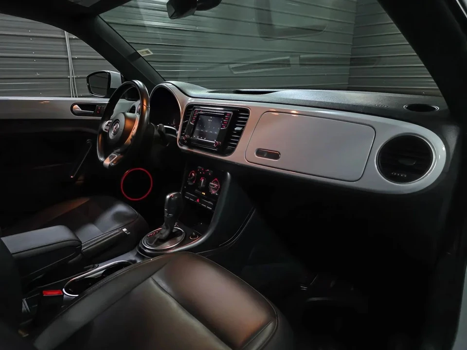 2017 Volkswagen A5 Beetle - Image 11 of 12