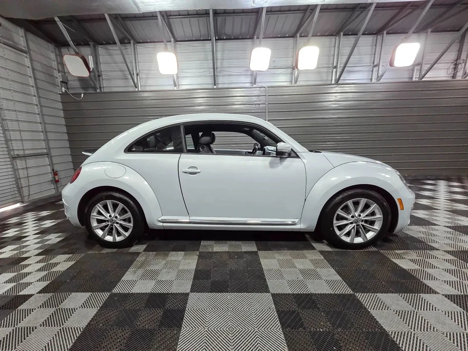 2017 Volkswagen A5 Beetle - Image 9 of 12