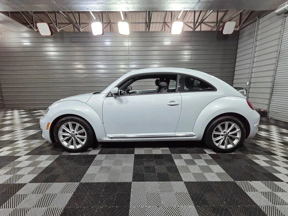2017 Volkswagen A5 Beetle - Image 8 of 12