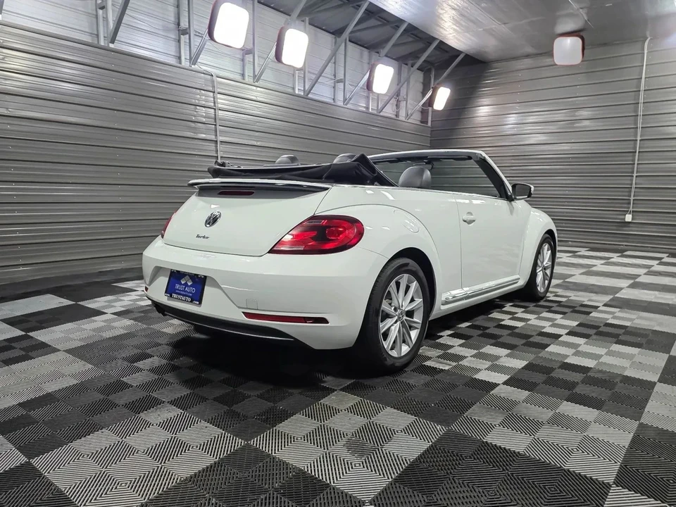 2017 Volkswagen A5 Beetle - Image 5 of 12