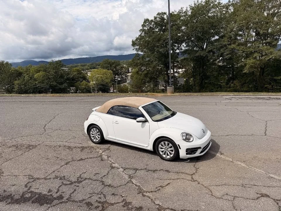 2017 Volkswagen A5 Beetle - Image 2 of 15