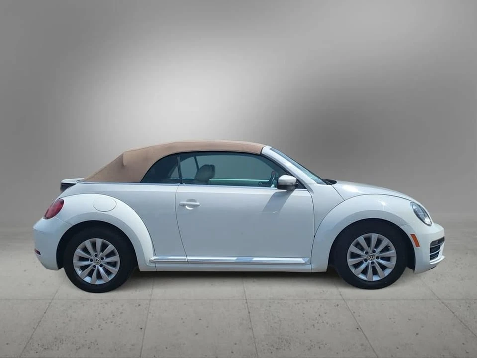 2017 Volkswagen A5 Beetle - Image 8 of 12