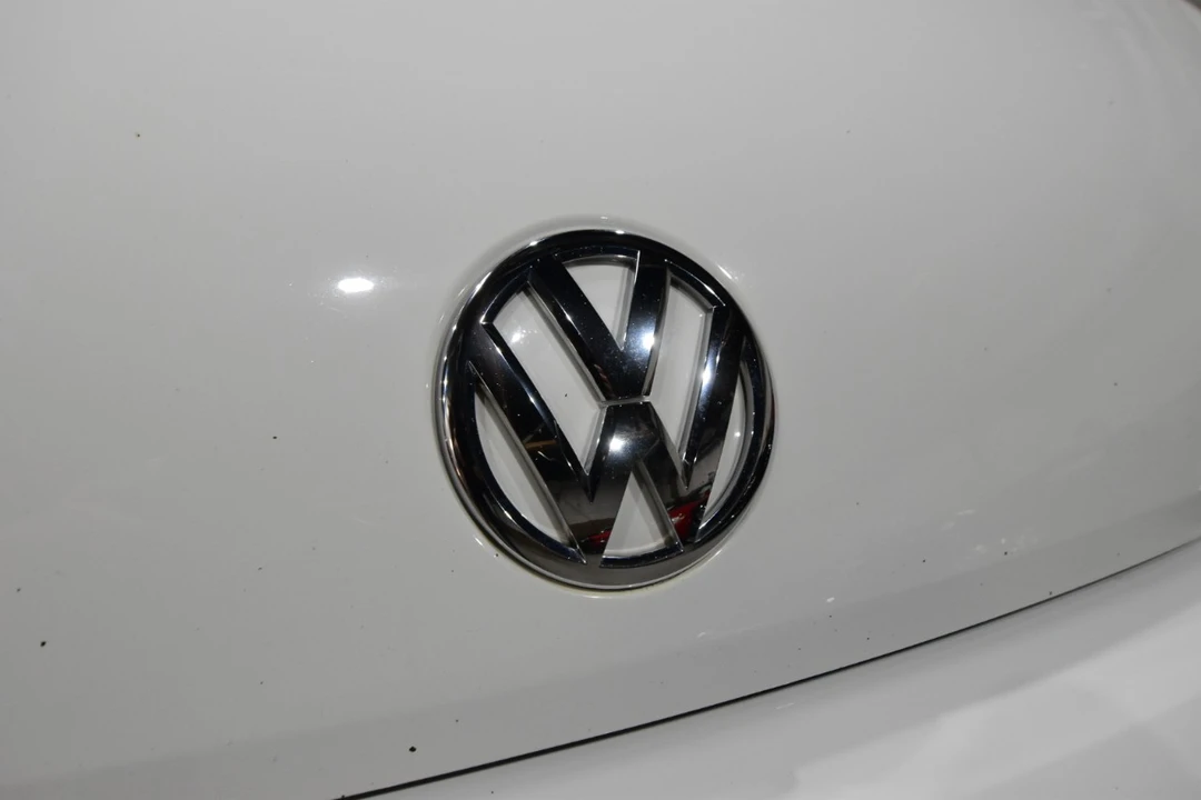 2017 Volkswagen A5 Beetle - Image 4 of 21