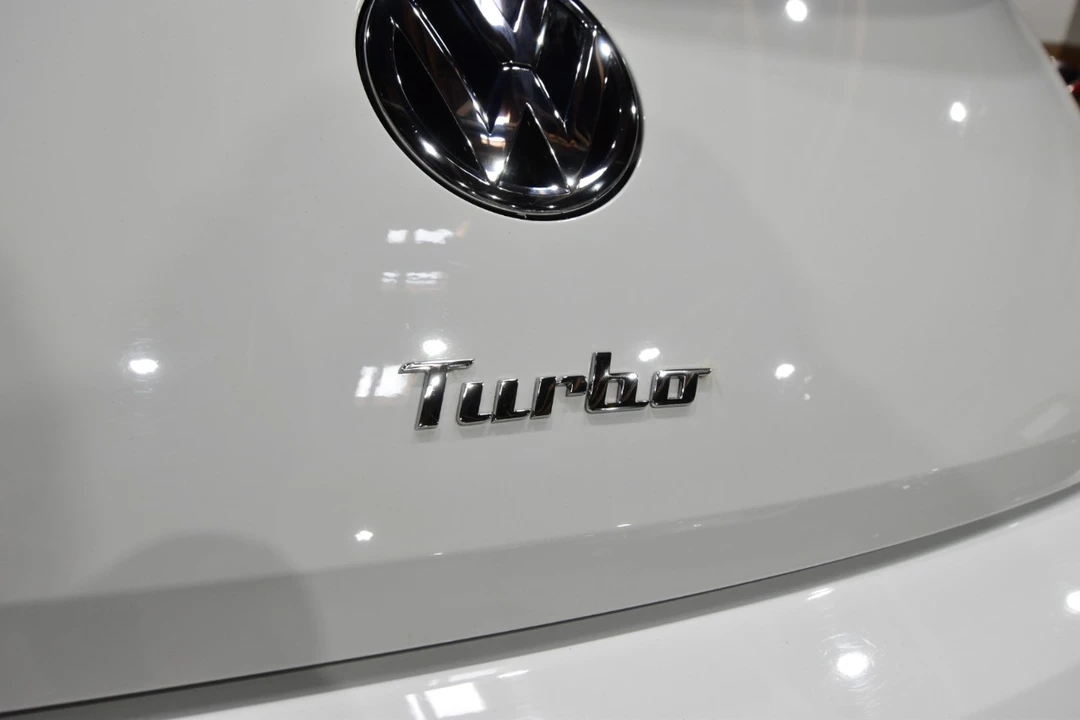 2017 Volkswagen A5 Beetle - Image 10 of 21