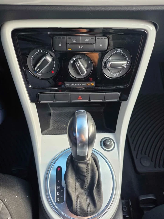2017 Volkswagen A5 Beetle - Image 11 of 14