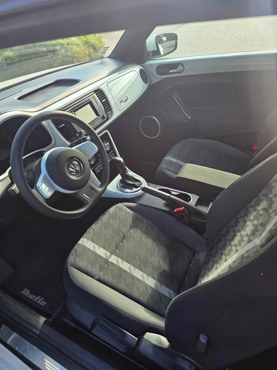 2017 Volkswagen A5 Beetle - Image 8 of 14