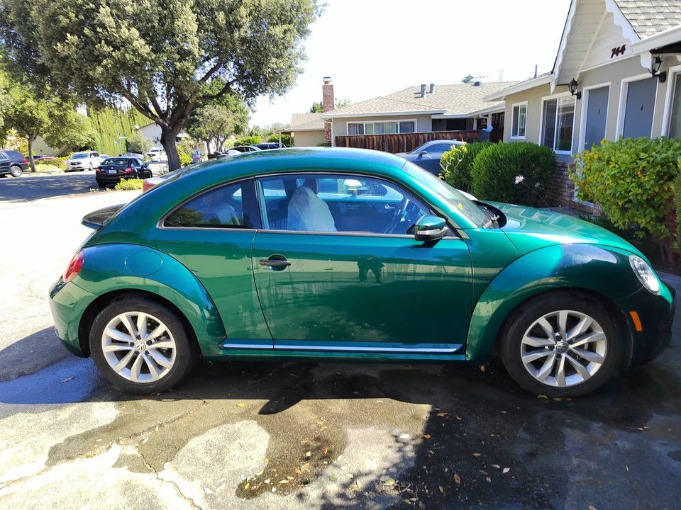 2017 Volkswagen A5 Beetle - Image 2 of 7