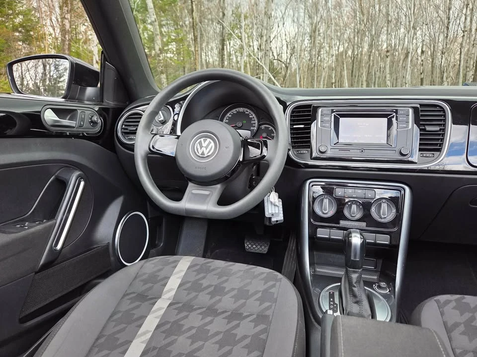 2017 Volkswagen A5 Beetle - Image 17 of 19