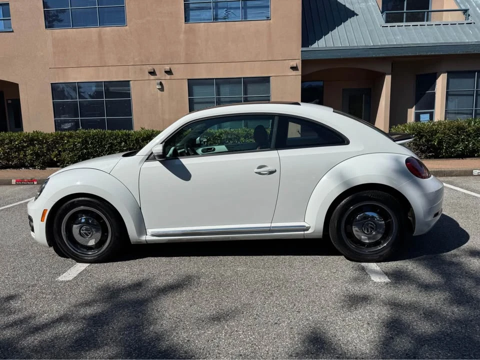2017 Volkswagen A5 Beetle - Image 8 of 16