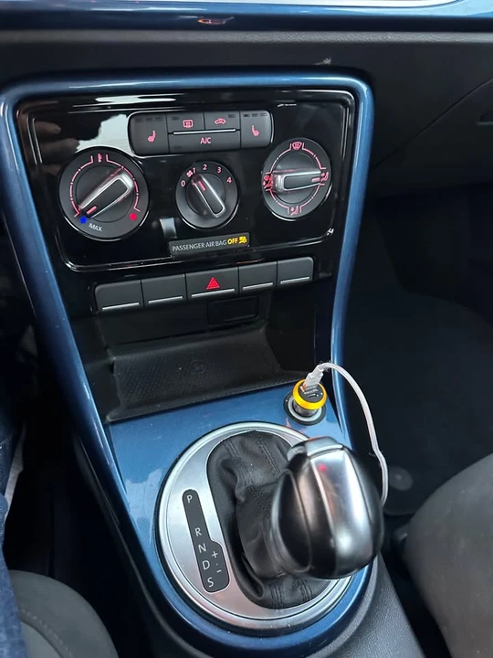 2017 Volkswagen A5 Beetle - Image 7 of 8