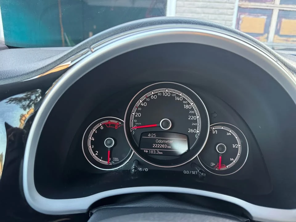 2017 Volkswagen A5 Beetle - Image 10 of 10