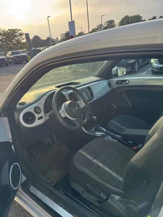 2017 Volkswagen A5 Beetle - Image 7 of 9