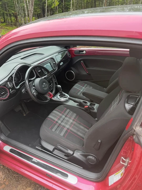 2017 Volkswagen A5 Beetle - Image 8 of 12
