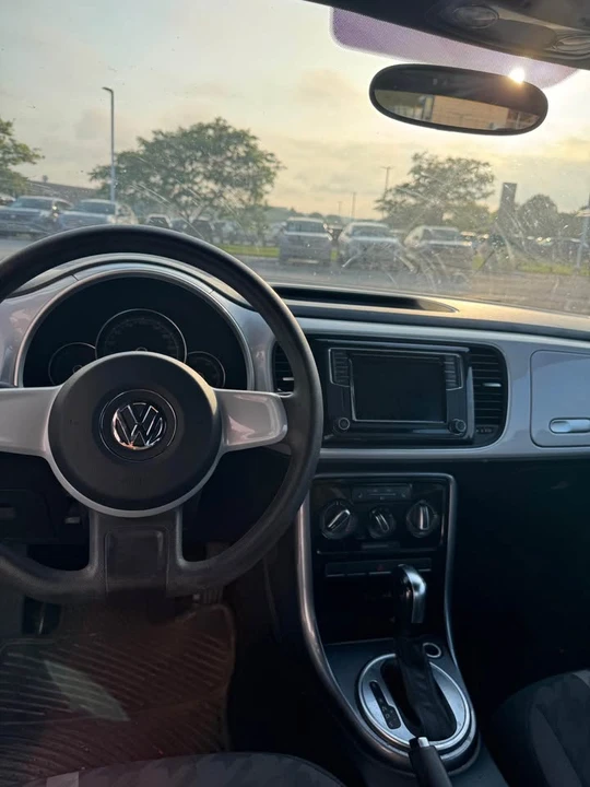 2017 Volkswagen A5 Beetle - Image 6 of 9