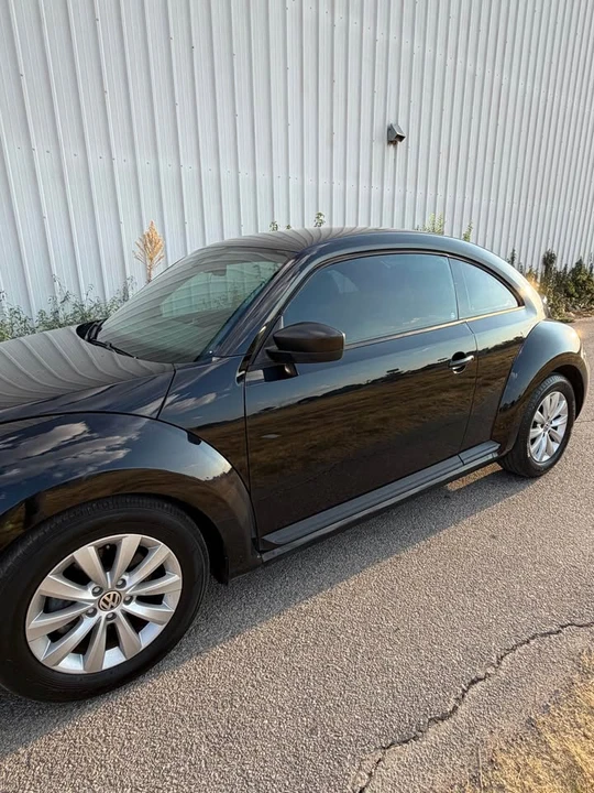2017 Volkswagen A5 Beetle - Image 2 of 16