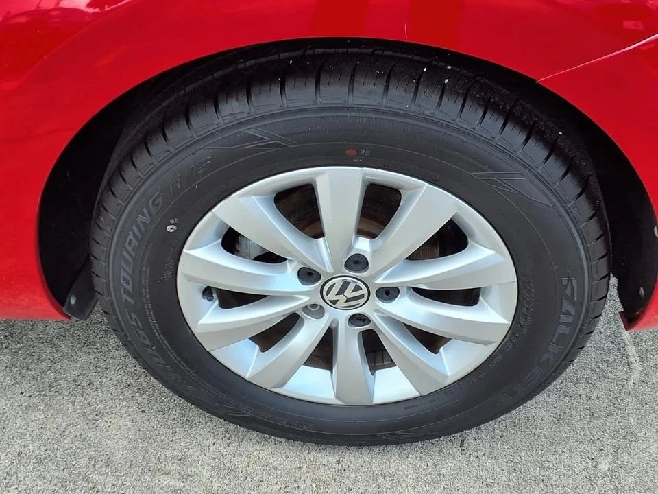 2017 Volkswagen A5 Beetle - Image 9 of 19